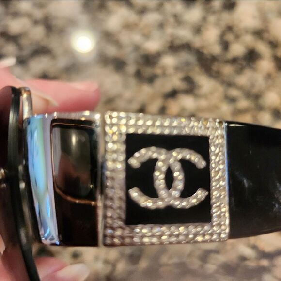 Authentic Chanel Sunglasses with Swarovski Crystal CC Logo Accent - Picture 10 of 12